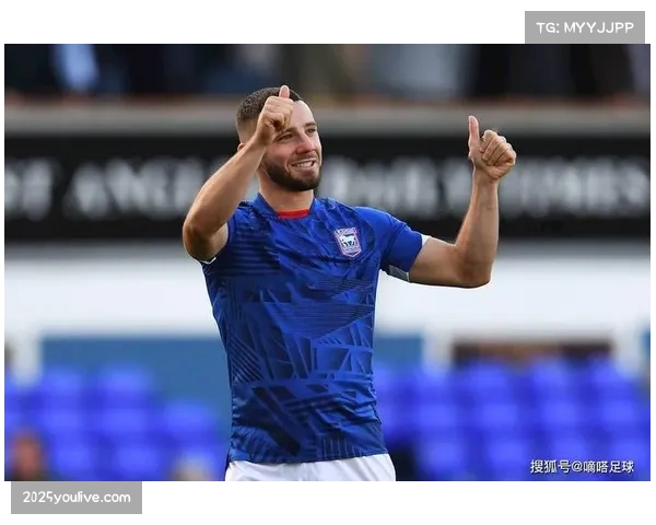 通讯：十年坚守，诺维奇城队史首次升入英超的社区庆典